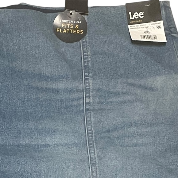 Lee Women's Heritage High Rise Pull On Flare Jean Size XXL NWT - Picture 2 of 13